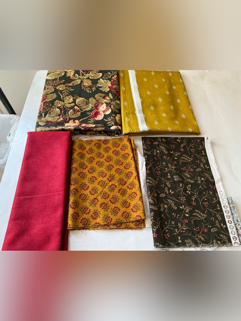 Quilting Sewing Material Lot Blue Hill Fabrics #7506 Moda Berries Floral Red